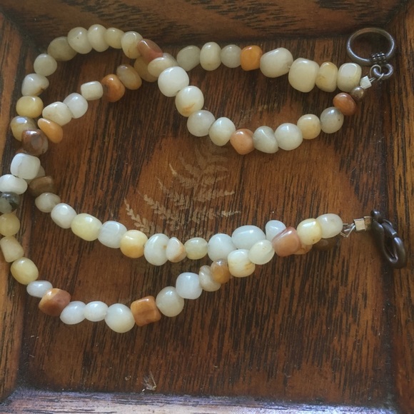Double strand yellow jade bracelet - Picture 4 of 5